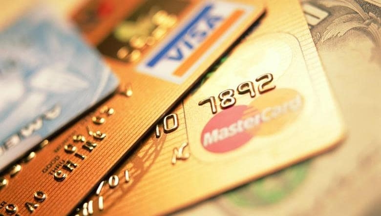Де в Україні можна оформити кредитну карту?